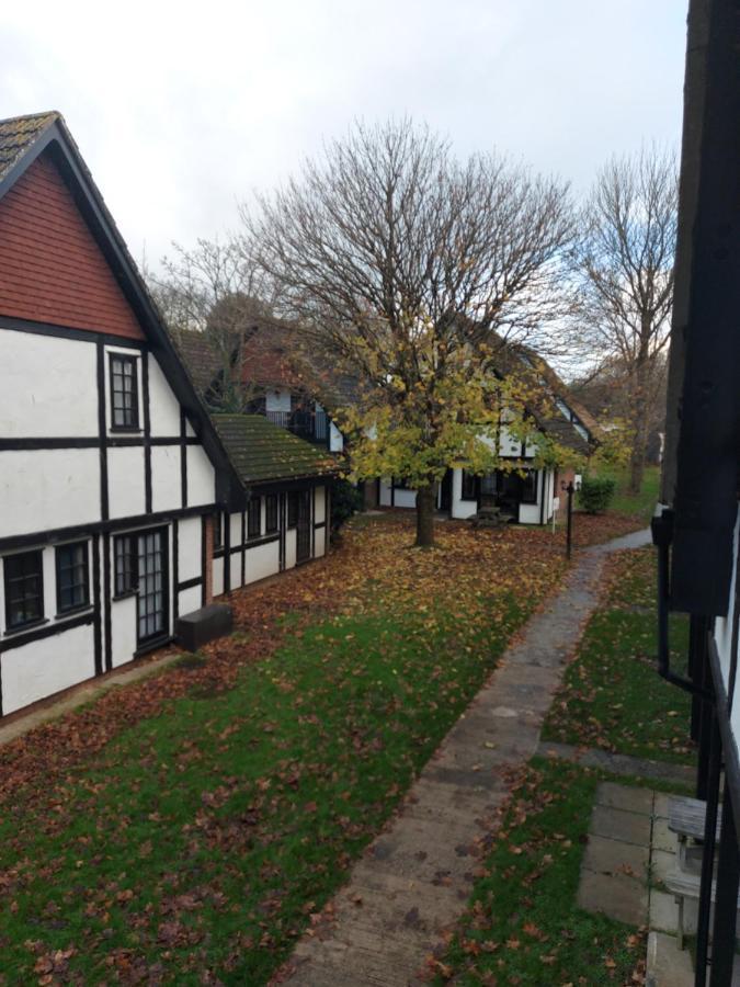 3.9. Tudor Court Hayle Luaran gambar