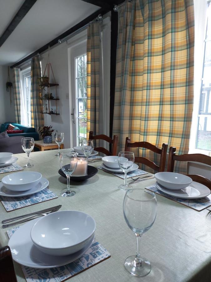 3.9. Tudor Court Hayle Luaran gambar