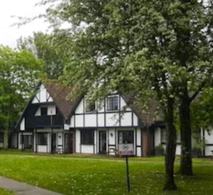 3.9. Tudor Court Hayle Luaran gambar