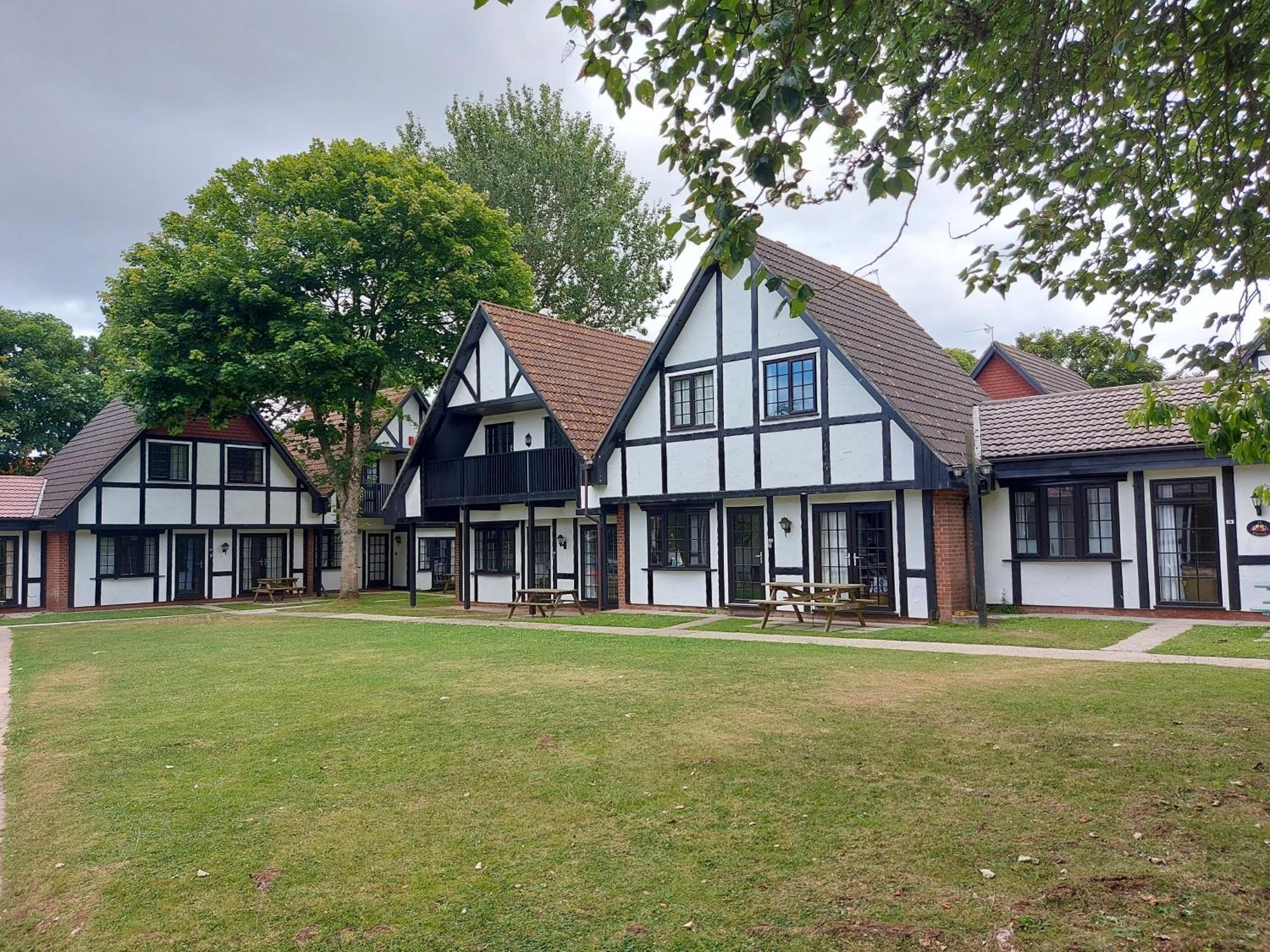 3.9. Tudor Court Hayle Luaran gambar